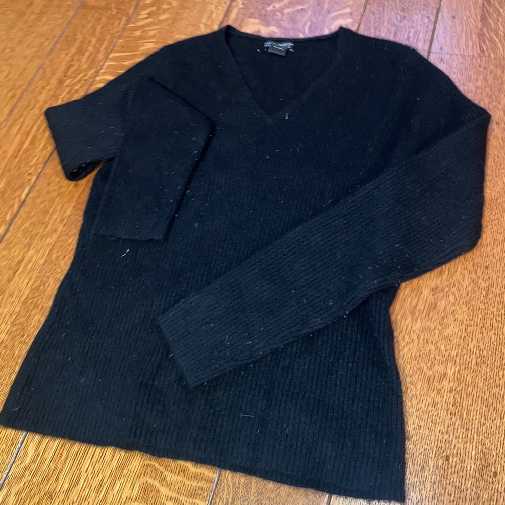 Daniel Bishop 100% cashmere sweater
